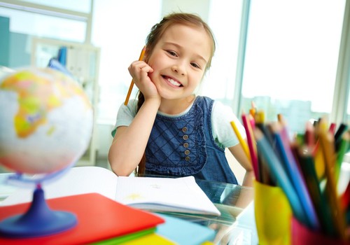 Психолог: в начале учебного года ребенку особенно необходимы похвала и ободрение 
