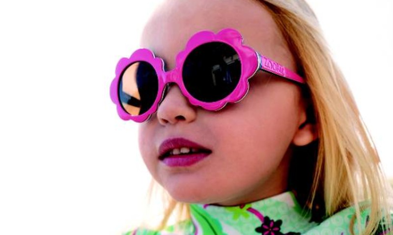Почему так важно, чтобы солнечные очки ребёнка были бы качественными?