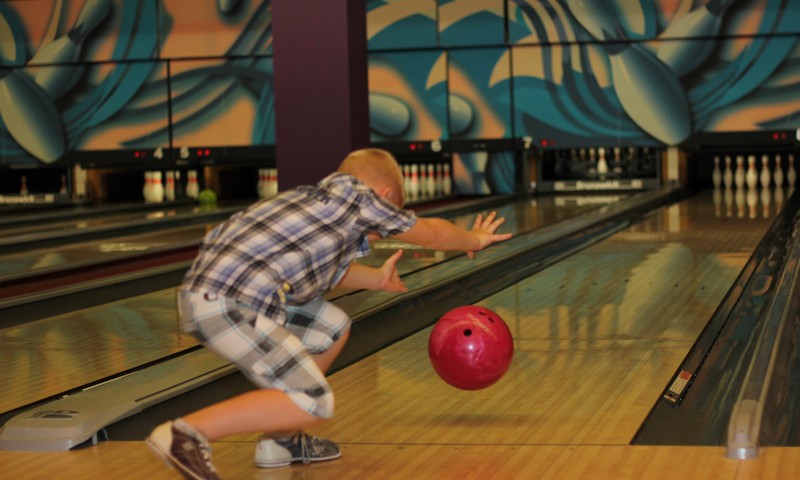 Не пропусти очередной чемпионат по боулингу Маминого Клуба!