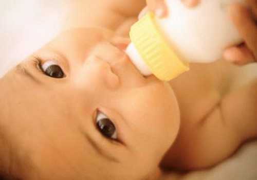 ФОТО: Факты кормления ребёнка из бутылочки