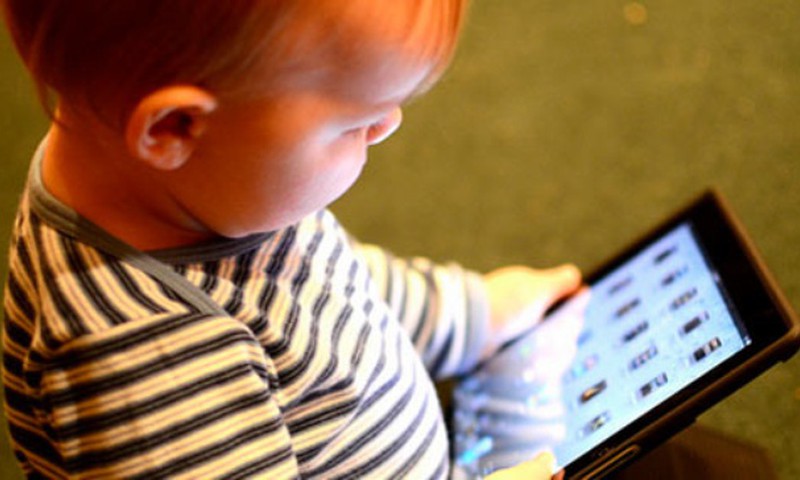 Проект "Комната чудес Huggies®": современные гаджеты - благо или вред?