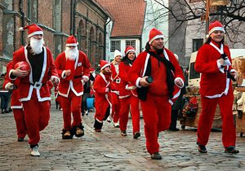 Санта-Клаусы соберутся в Риге на забег